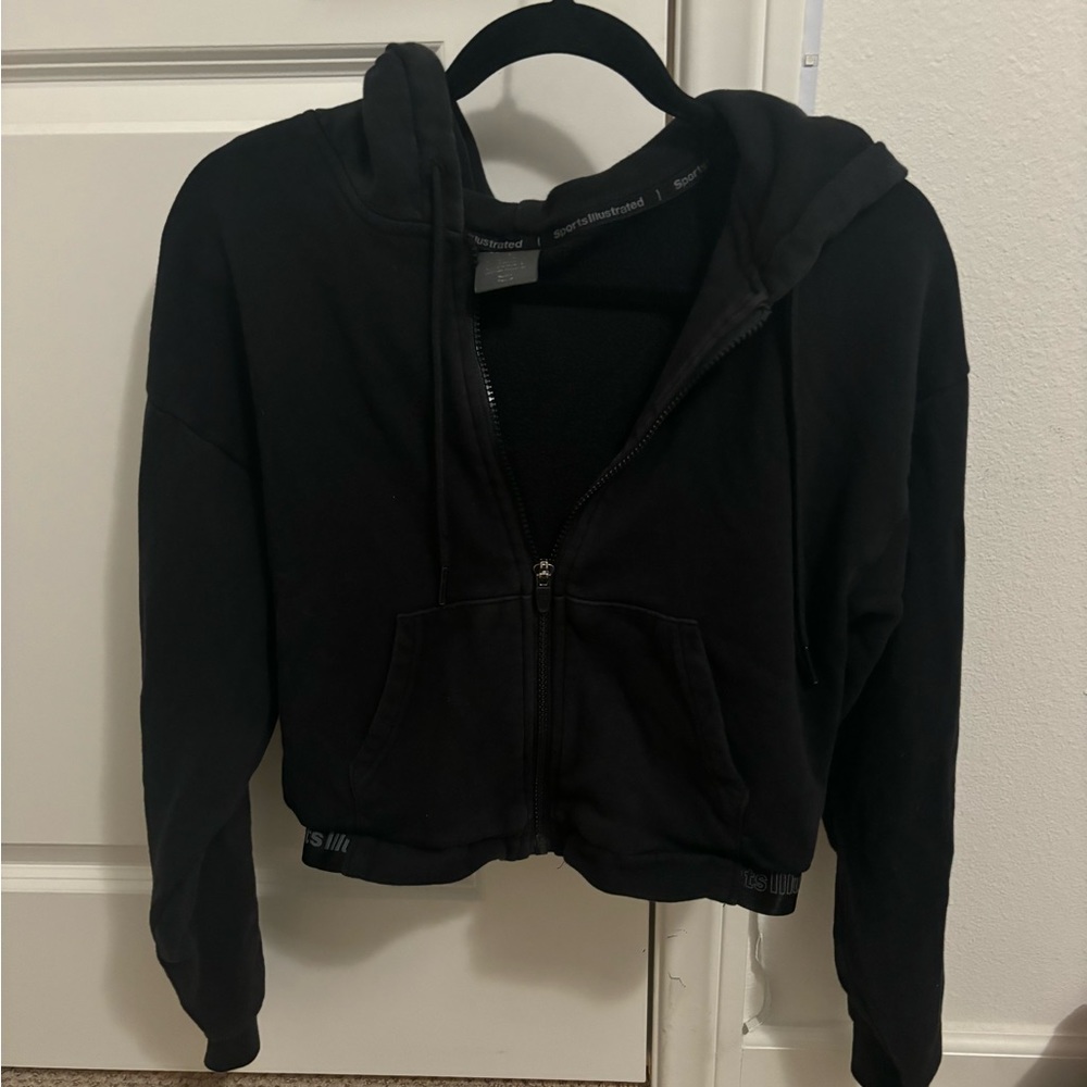 Black cropped sports illustrated zip up